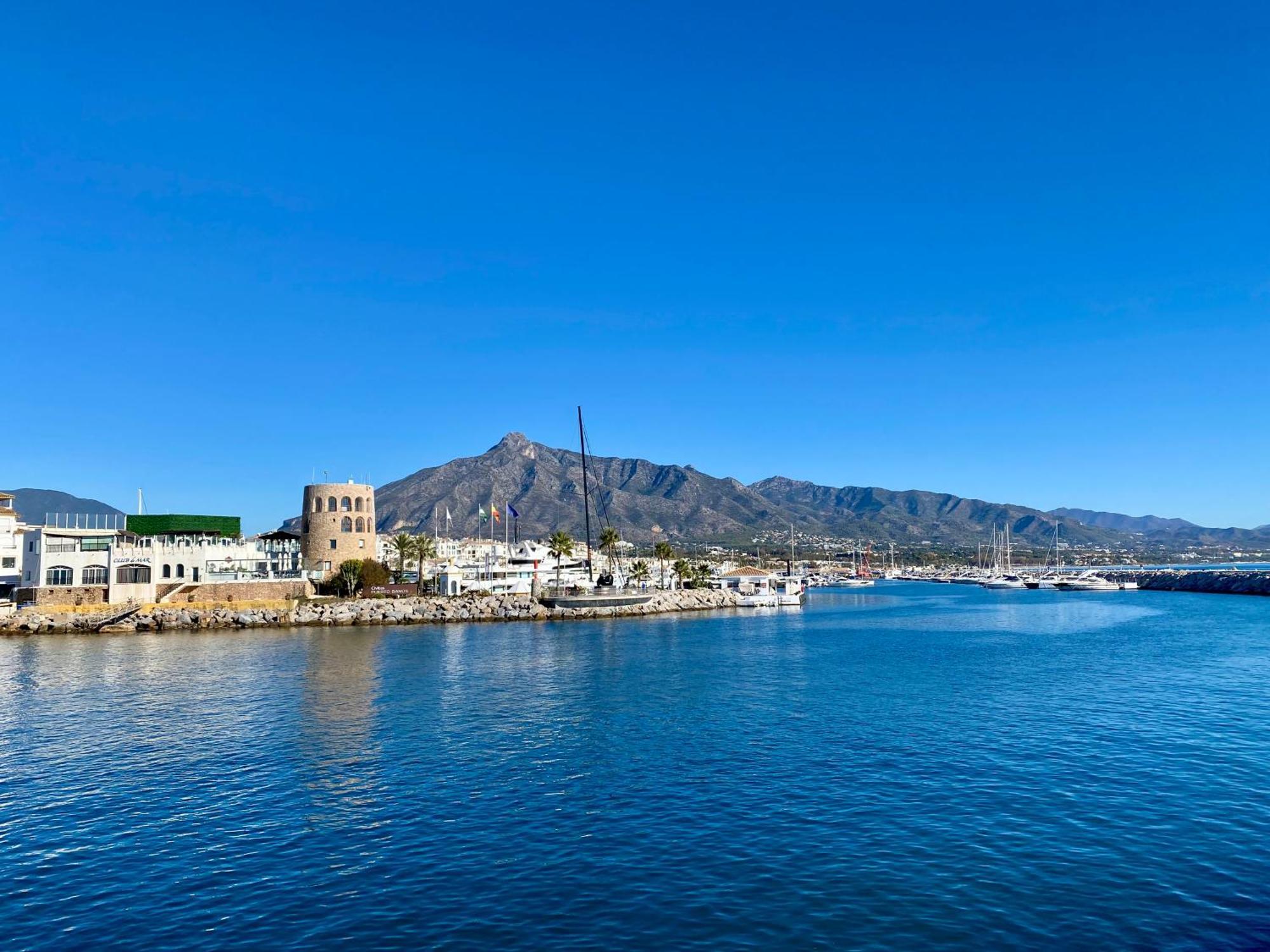 Апартаменты Luxury Puerto Banus Penthouse With Parking & Wi-Fi Марбелья Экстерьер фото