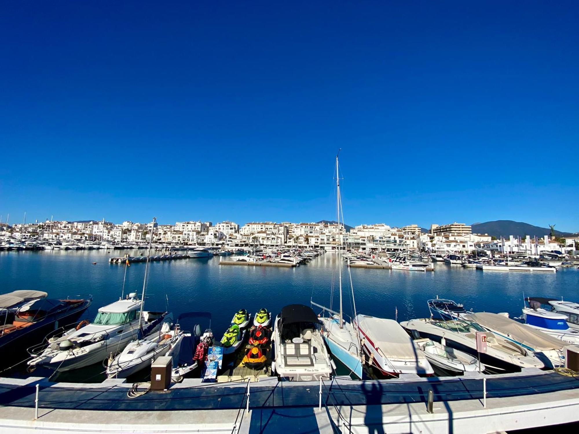 Апартаменты Luxury Puerto Banus Penthouse With Parking & Wi-Fi Марбелья Экстерьер фото