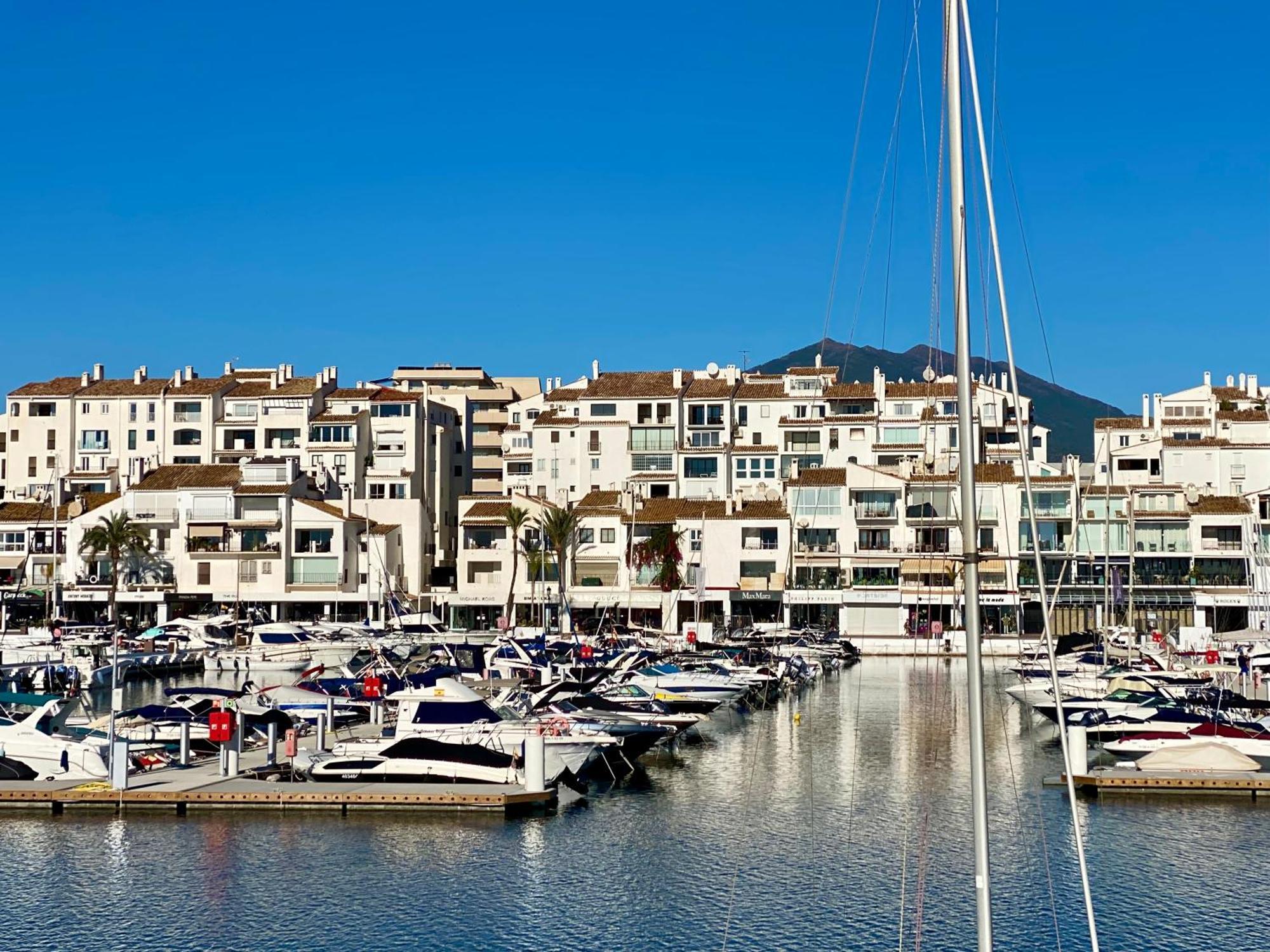 Апартаменты Luxury Puerto Banus Penthouse With Parking & Wi-Fi Марбелья Экстерьер фото